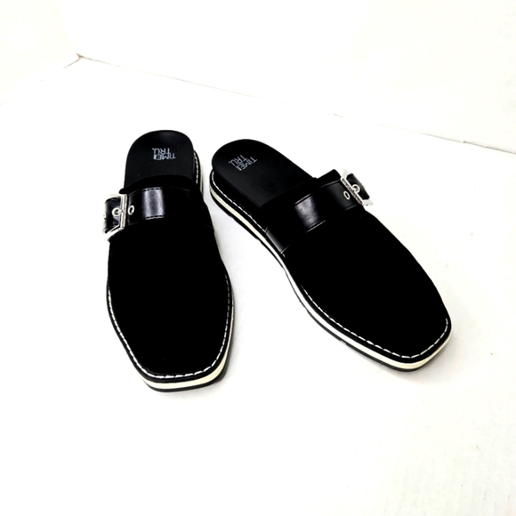 Time and Tru Mules/slides. Black/white Size 6M. - Picture 2 of 10